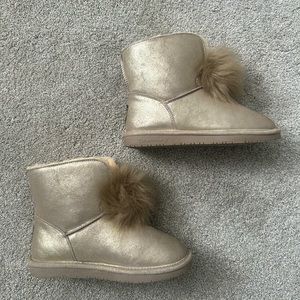 BEARPAW FLEECE LINED BOOTS - Size 7